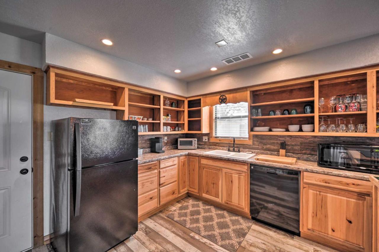 פרדריקסברג The Barn Texas Wine Country Vacation Rental מראה חיצוני תמונה