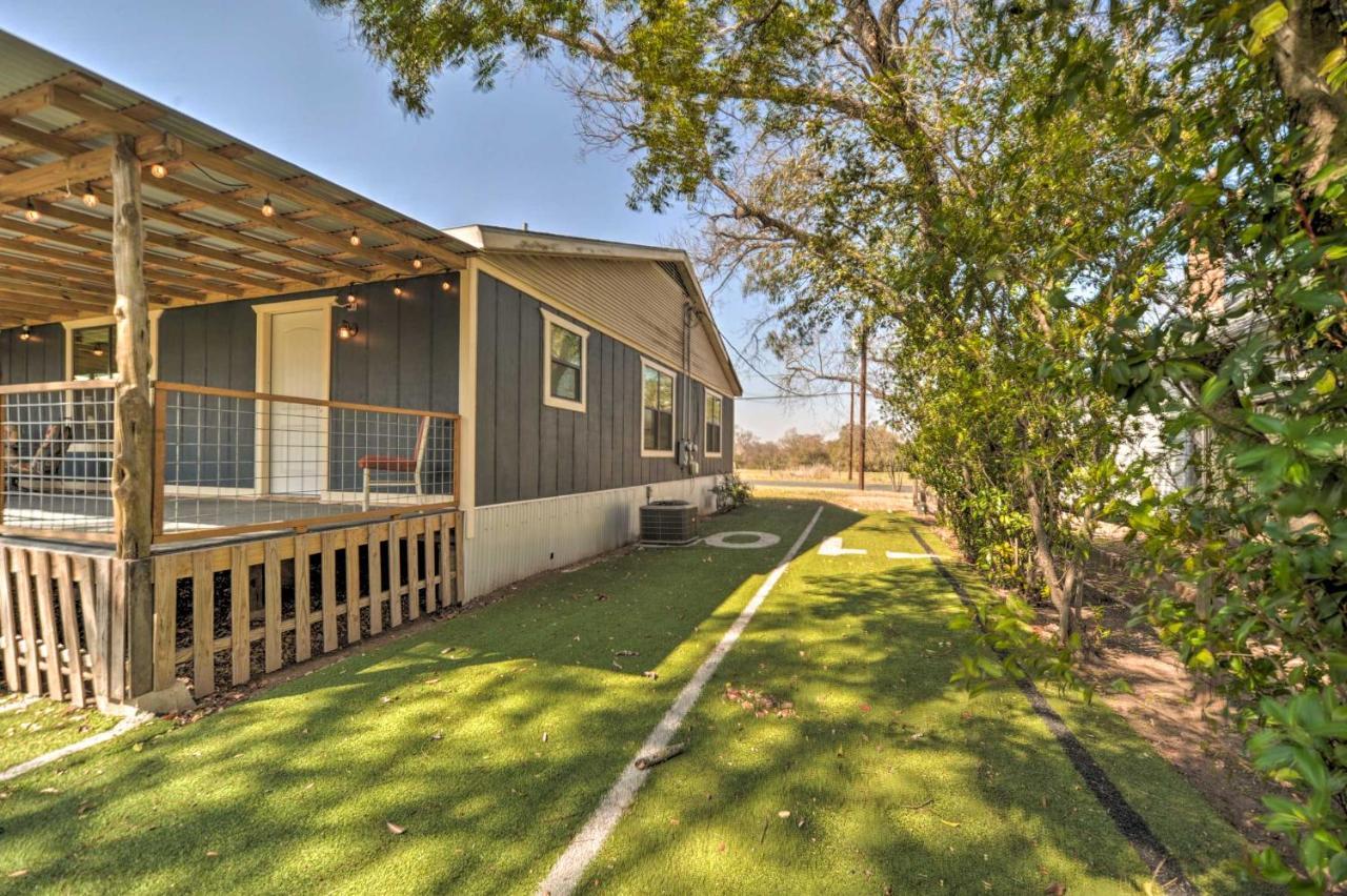 פרדריקסברג The Barn Texas Wine Country Vacation Rental מראה חיצוני תמונה