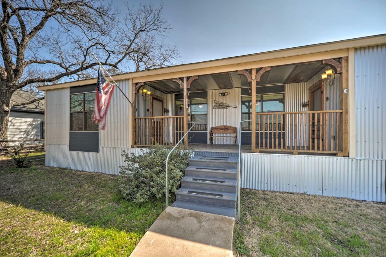 פרדריקסברג The Barn Texas Wine Country Vacation Rental מראה חיצוני תמונה